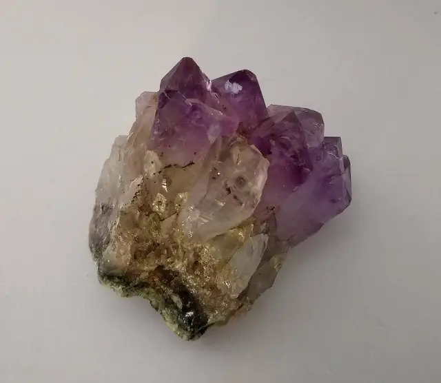 Amethyst-Kristalle aus Brasilien - klassischer Stein für ruhigen Schlaf